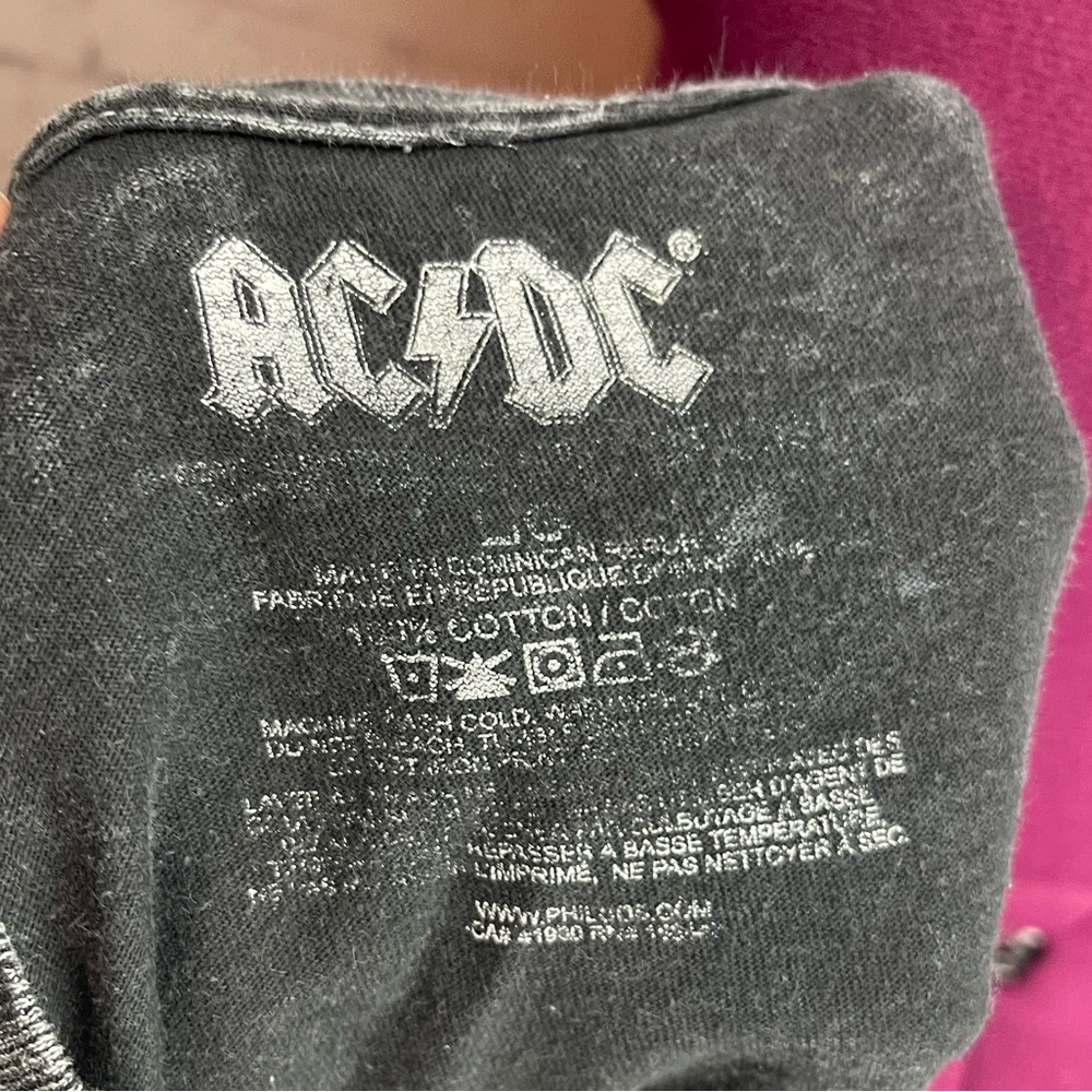 AC/DC women’s size large black and pink stone washed short sleeve shirt - Picture 4 of 4